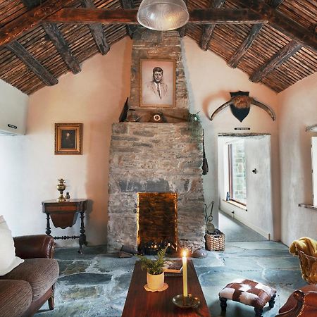 Secluded Thatched Cottage, Near Beaches & Hill Walking Rashenny 외부 사진