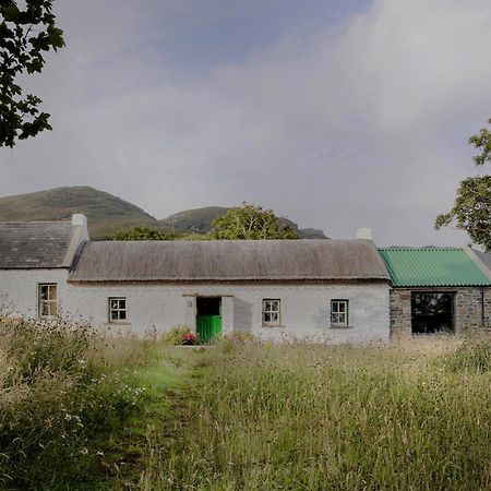 Secluded Thatched Cottage, Near Beaches & Hill Walking Rashenny 외부 사진