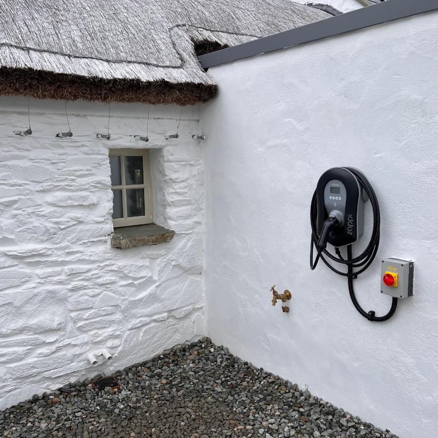 Secluded Thatched Cottage, Near Beaches & Hill Walking Rashenny 외부 사진