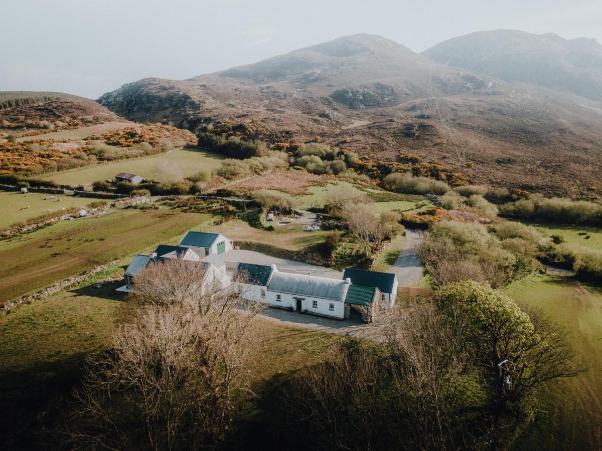 Secluded Thatched Cottage, Near Beaches & Hill Walking Rashenny 외부 사진