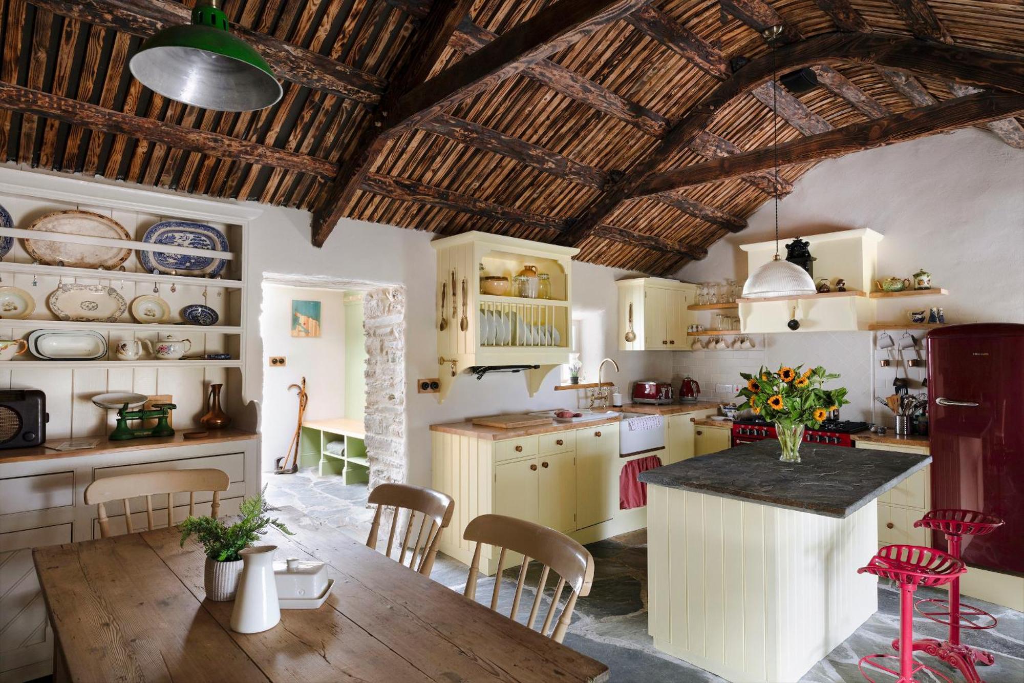 Secluded Thatched Cottage, Near Beaches & Hill Walking Rashenny 외부 사진