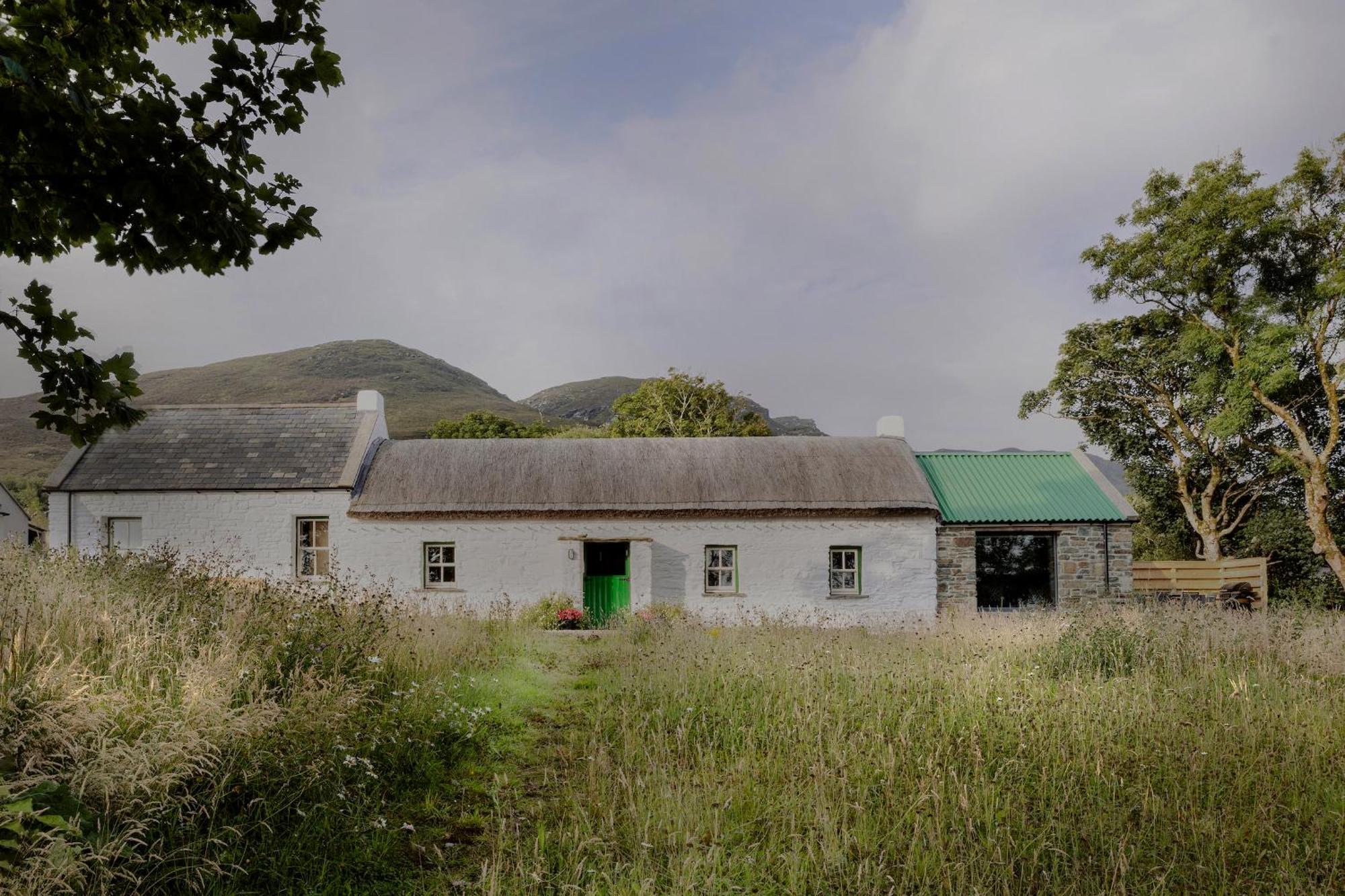 Secluded Thatched Cottage, Near Beaches & Hill Walking Rashenny 외부 사진